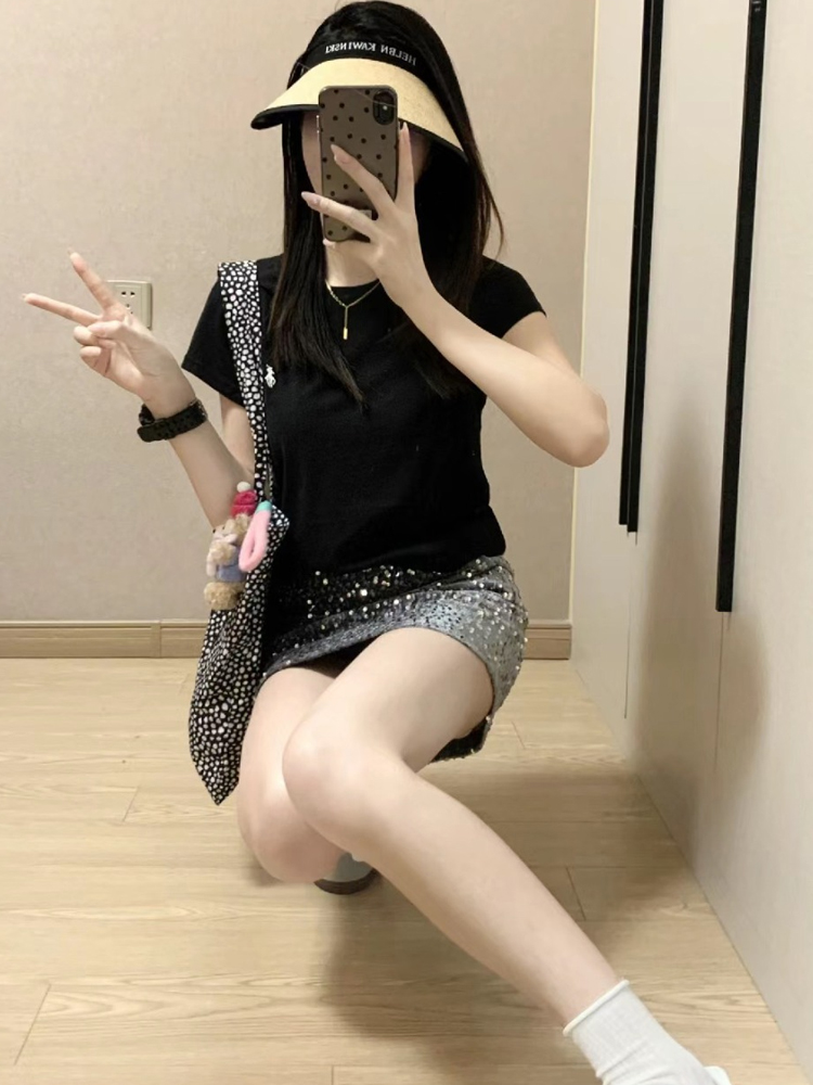 Petite Spicy Girl Black T-Shirt and Sequined Skirt Matching Set - Summer Outfit for Pear-Shaped Women, Y2K Style Petite Spicy Girl Black T-Shirt and Sequined Skirt Matching Set - Summer Outfit for Pear-Shaped Women, Y2K Style
