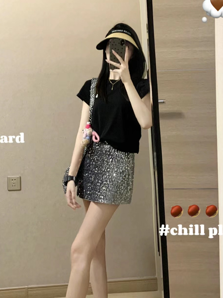 Petite Spicy Girl Black T-Shirt and Sequined Skirt Matching Set - Summer Outfit for Pear-Shaped Women, Y2K Style Petite Spicy Girl Black T-Shirt and Sequined Skirt Matching Set - Summer Outfit for Pear-Shaped Women, Y2K Style