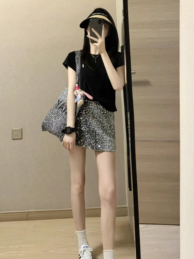 Petite Spicy Girl Black T-Shirt and Sequined Skirt Matching Set - Summer Outfit for Pear-Shaped Women, Y2K Style Petite Spicy Girl Black T-Shirt and Sequined Skirt Matching Set - Summer Outfit for Pear-Shaped Women, Y2K Style