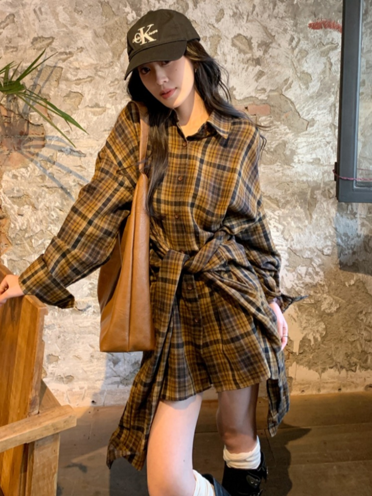 Petite Women's American Retro Striped Color-Blocking Shirt Dress, Stylish Loose-Fitting Casual Mini Dress for a Youthful Look