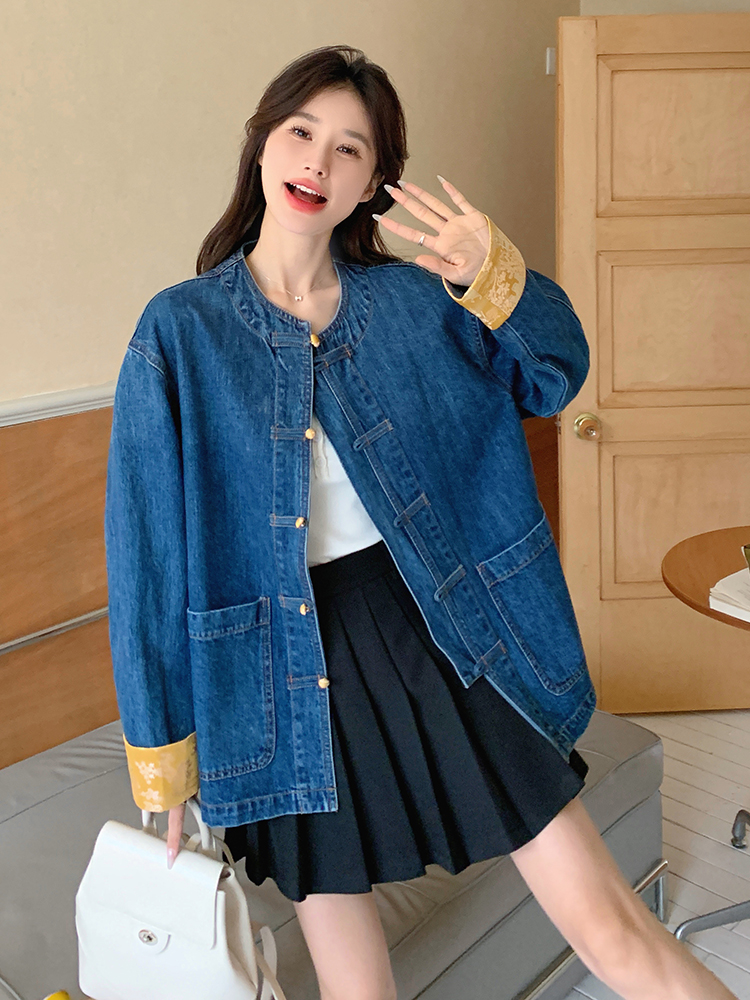 Petite Women's Light Blue Denim Jacket - Stylish Chinese-Style National Wind Design for Spring Fashion Petite Women's Light Blue Denim Jacket - Stylish Chinese-Style National Wind Design for Spring Fashion
