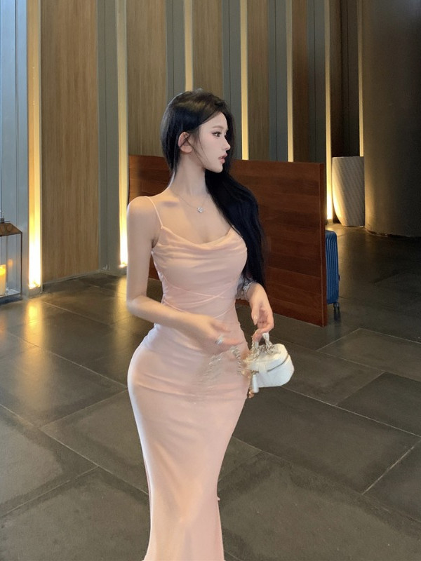 Pink Off-Shoulder Bodycon Mermaid Dress for Women - High-End, Waist-Cinching, Slimming, Sexy Evening Wear, Perfect for Parties and Events Pink Off-Shoulder Bodycon Mermaid Dress for Women - High-End, Waist-Cinching, Slimming, Sexy Evening Wear, Perfect for Parties and Events