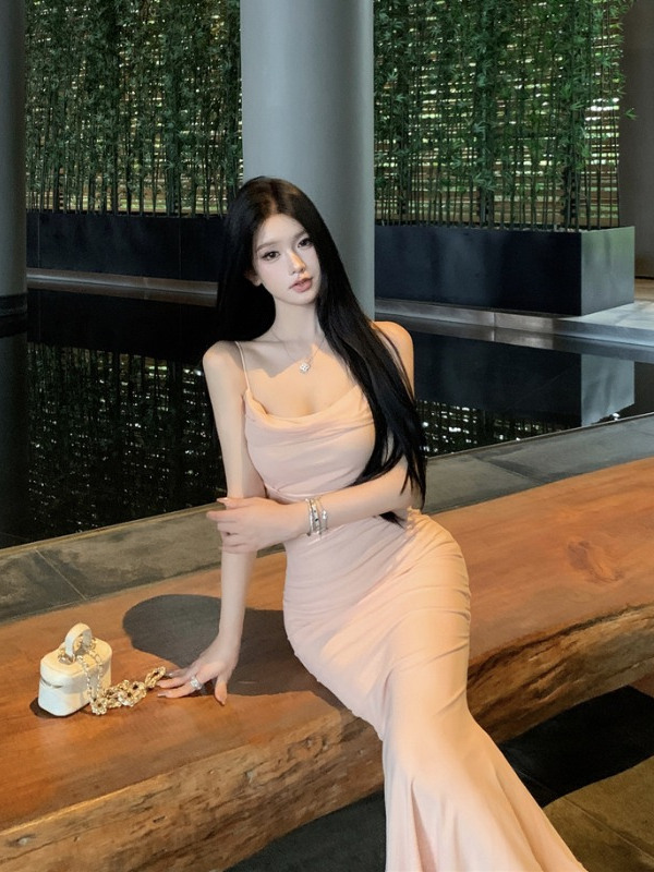 Pink Off-Shoulder Bodycon Mermaid Dress for Women - High-End, Waist-Cinching, Slimming, Sexy Evening Wear, Perfect for Parties and Events Pink Off-Shoulder Bodycon Mermaid Dress for Women - High-End, Waist-Cinching, Slimming, Sexy Evening Wear, Perfect for Parties and Events