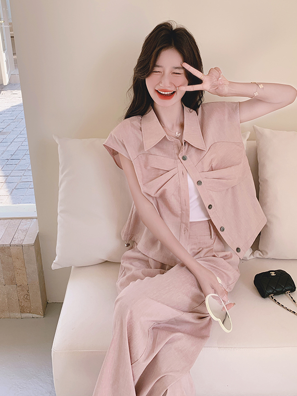 Pink Sleeveless Shirt and Wide-Leg Pants Two-Piece Set for Women - Casual Summer Outfit, Slim Fit Denim Style Pink Sleeveless Shirt and Wide-Leg Pants Two-Piece Set for Women - Casual Summer Outfit, Slim Fit Denim Style