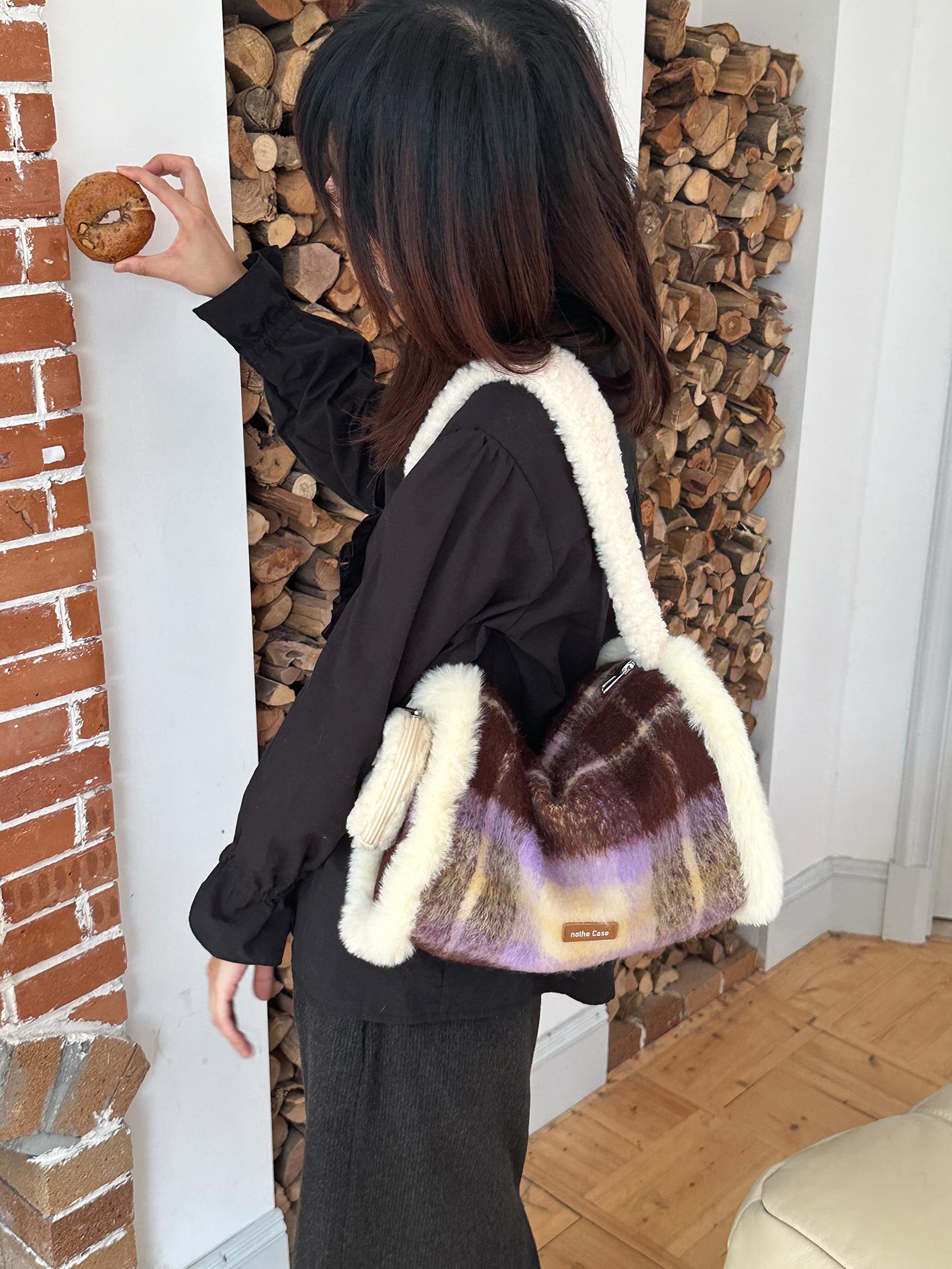 Plaid Large Capacity Toast Bag - Grape Milk Jelly Design, Fashion Casual Shoulder Bag for Autumn Winter Style Plaid Large Capacity Toast Bag - Grape Milk Jelly Design, Fashion Casual Shoulder Bag for Autumn Winter Style