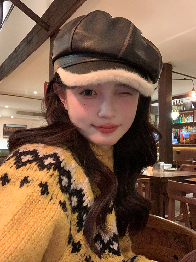 Plush PU Leather Spliced Octagonal Hat for Women - Warm Face-Shaping Thickened Beret for Autumn and Winter Fashion Plush PU Leather Spliced Octagonal Hat for Women - Warm Face-Shaping Thickened Beret for Autumn and Winter Fashion