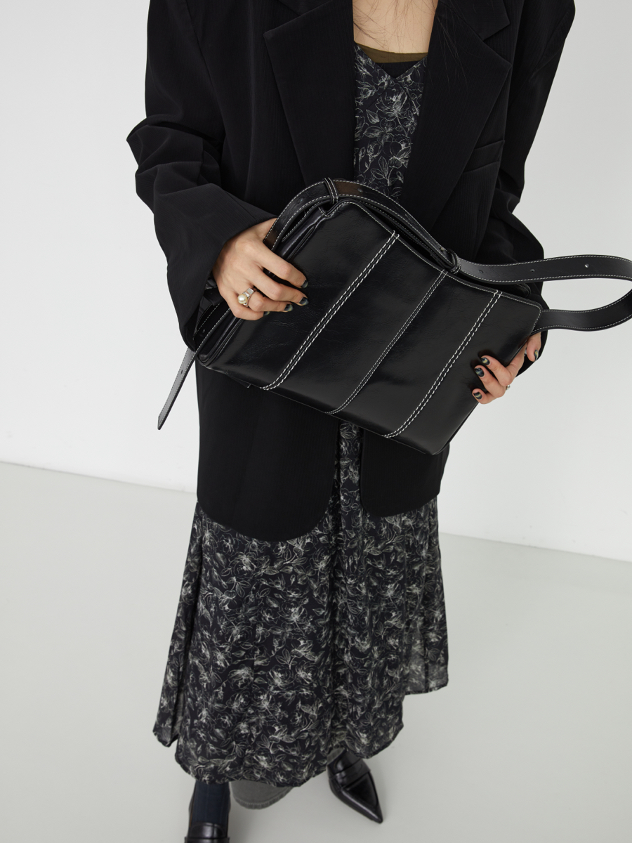 Prussian Square Leather Crossbody Bag with Heavy Embroidery - Stylish Shoulder Bag for Casual and Chic Looks Prussian Square Leather Crossbody Bag with Heavy Embroidery - Stylish Shoulder Bag for Casual and Chic Looks