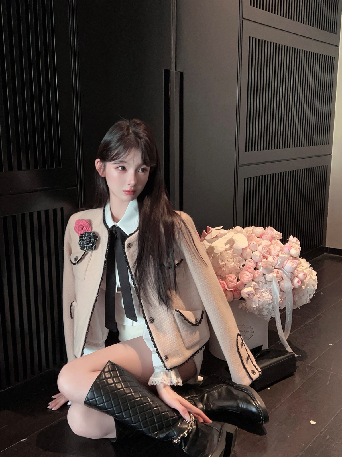 Puff Sleeve White Tie Inner Shirt for Women - Winter Short Waist-Fitting Top, Trendy Layering Essential Puff Sleeve White Tie Inner Shirt for Women - Winter Short Waist-Fitting Top, Trendy Layering Essential