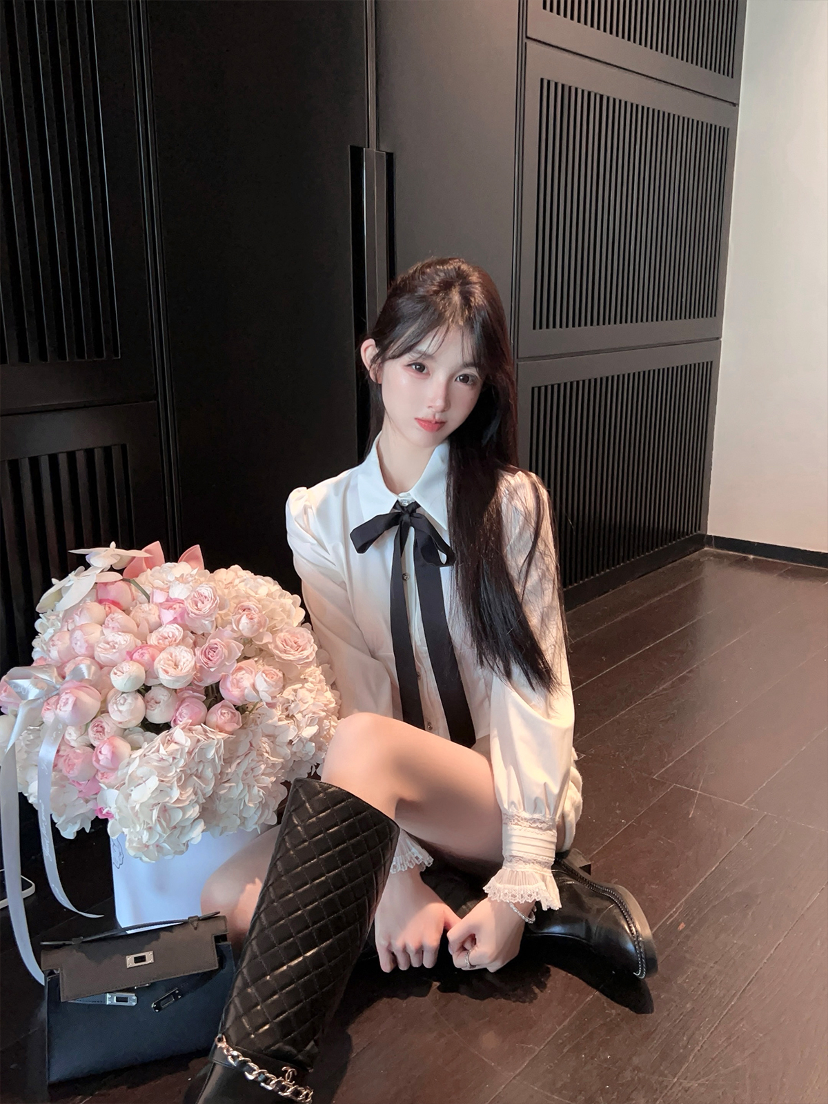 Puff Sleeve White Tie Inner Shirt for Women - Winter Short Waist-Fitting Top, Trendy Layering Essential Puff Sleeve White Tie Inner Shirt for Women - Winter Short Waist-Fitting Top, Trendy Layering Essential