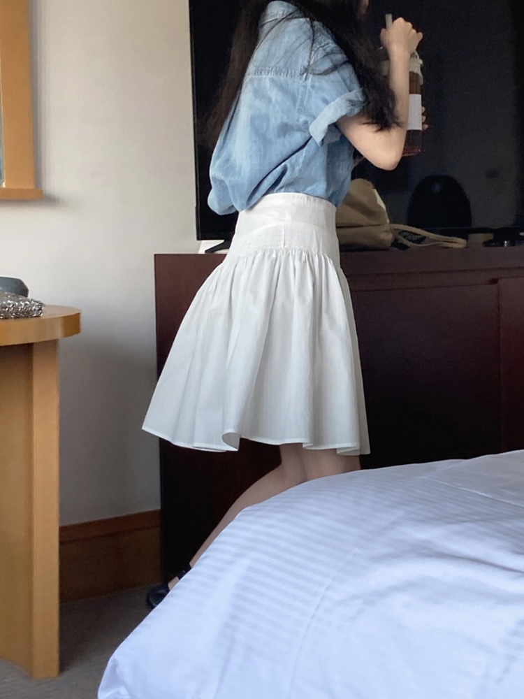 Puffy Princess Dress with High-Waisted Flared Skirt – Lively Korean Style for a Charming 90s Look Puffy Princess Dress with High-Waisted Flared Skirt – Lively Korean Style for a Charming 90s Look