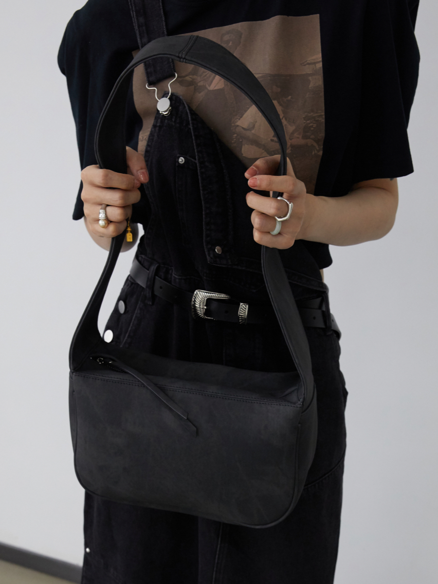 Punk Cowboy Soft Leather Wide Shoulder Strap Airy Square Bag - Vintage-Inspired Fashion Handbag for 90s and Y2K Style Lovers Punk Cowboy Soft Leather Wide Shoulder Strap Airy Square Bag - Vintage-Inspired Fashion Handbag for 90s and Y2K Style Lovers
