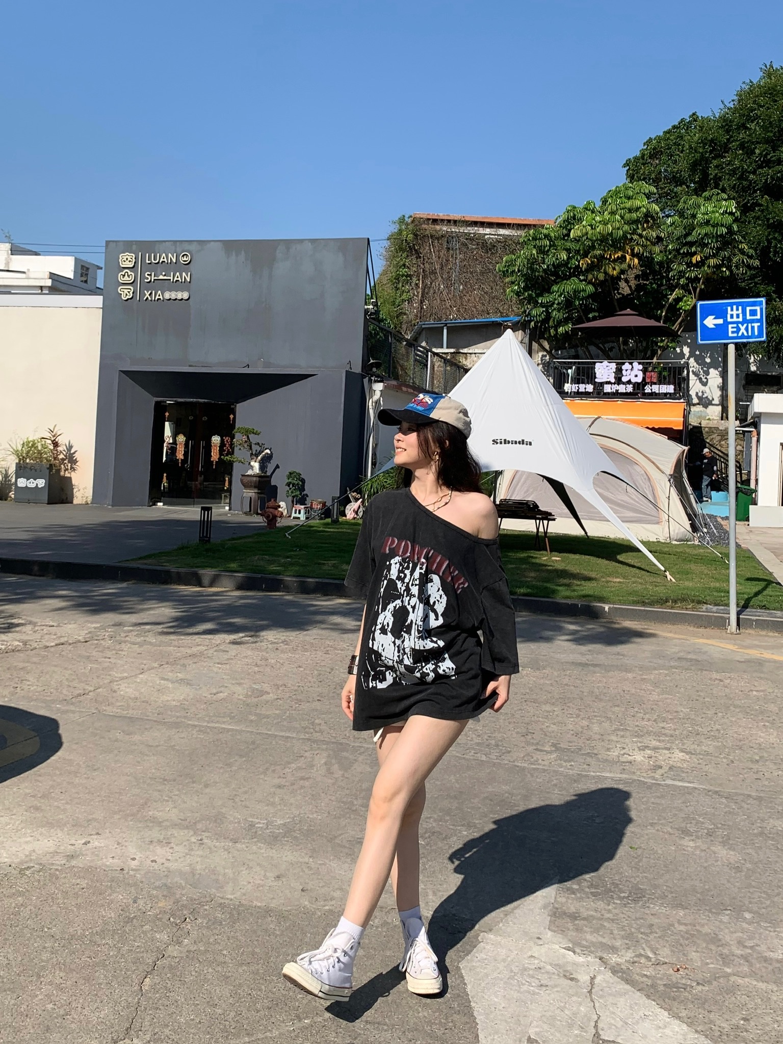 Punk Girl Asymmetrical Printed T-Shirt - Fearless Rock n Roll Style, Edgy Fashion for 90s and Y2K Inspired Looks Punk Girl Asymmetrical Printed T-Shirt - Fearless Rock n Roll Style, Edgy Fashion for 90s and Y2K Inspired Looks