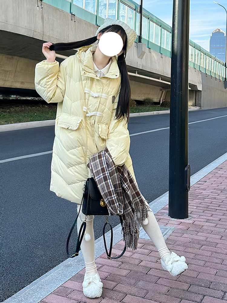 Purple Mid-Length Loose Down Jacket with Horn Buttons, Thick Slimming White Duck Down Coat, Straight Cut, JK Style, Winter Fashion Purple Mid-Length Loose Down Jacket with Horn Buttons, Thick Slimming White Duck Down Coat, Straight Cut, JK Style, Winter Fashion