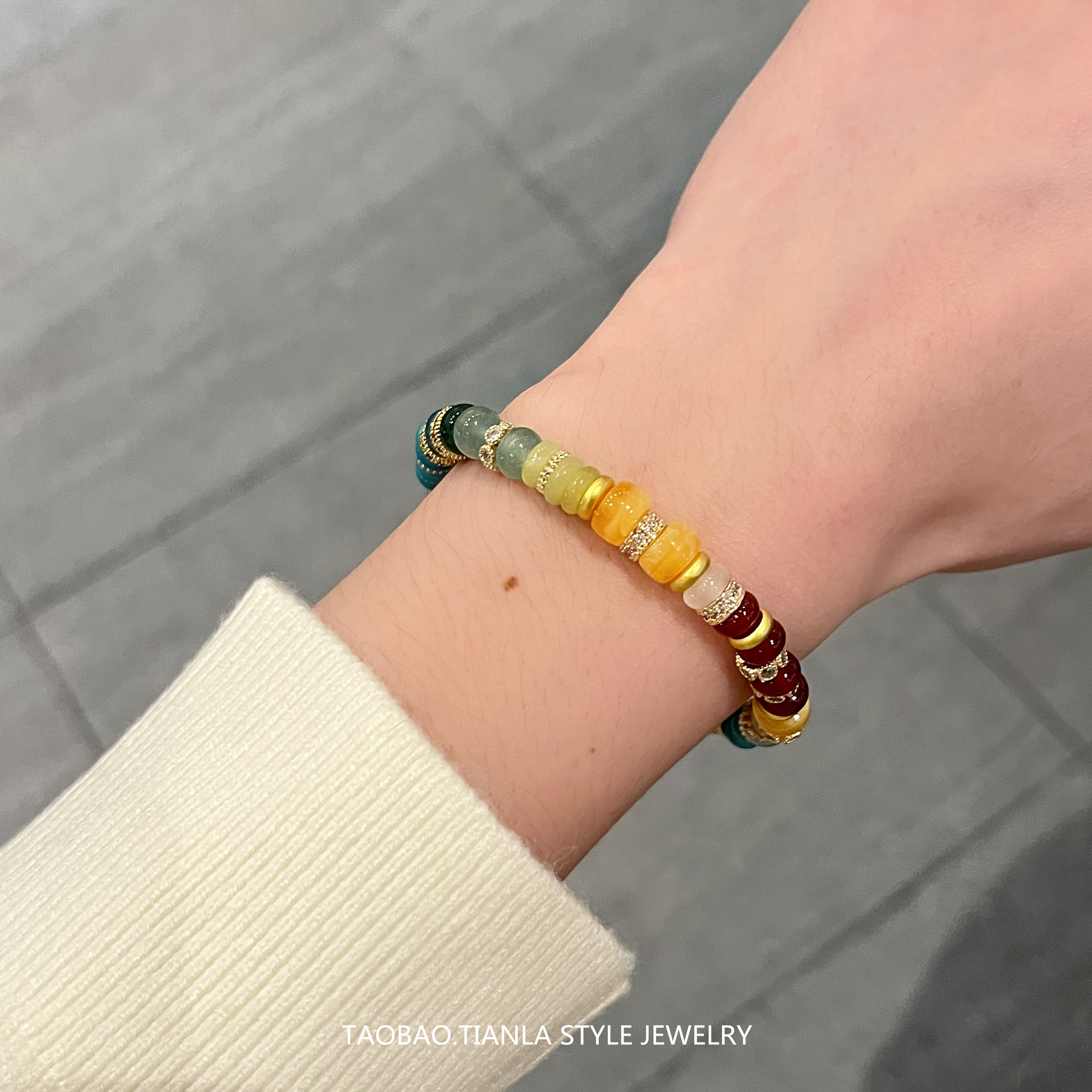 Rainbow Beaded Bracelet for Women - Minimalist Elegant Jewelry, Versatile Niche Design, High-End Style, Fresh Fashion Accessory Rainbow Beaded Bracelet for Women - Minimalist Elegant Jewelry, Versatile Niche Design, High-End Style, Fresh Fashion Accessory