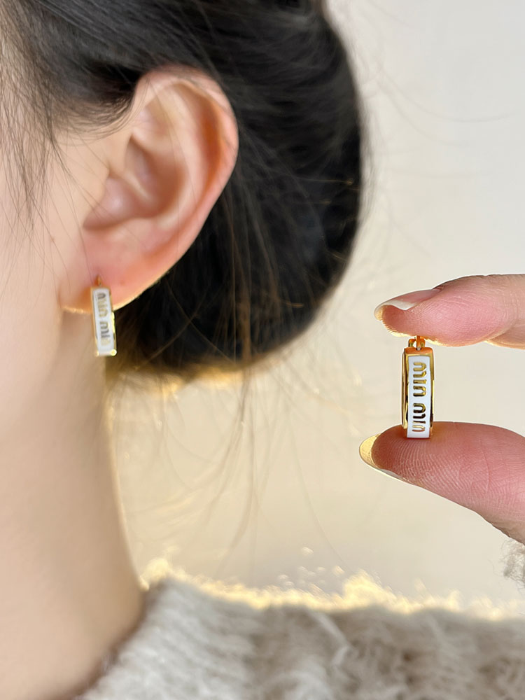 Red Enamel Drip Glaze 'M' Circle Earrings - Light Luxury High-End Unique Ear Hoops for Trendy Fashion Lovers Red Enamel Drip Glaze 'M' Circle Earrings - Light Luxury High-End Unique Ear Hoops for Trendy Fashion Lovers