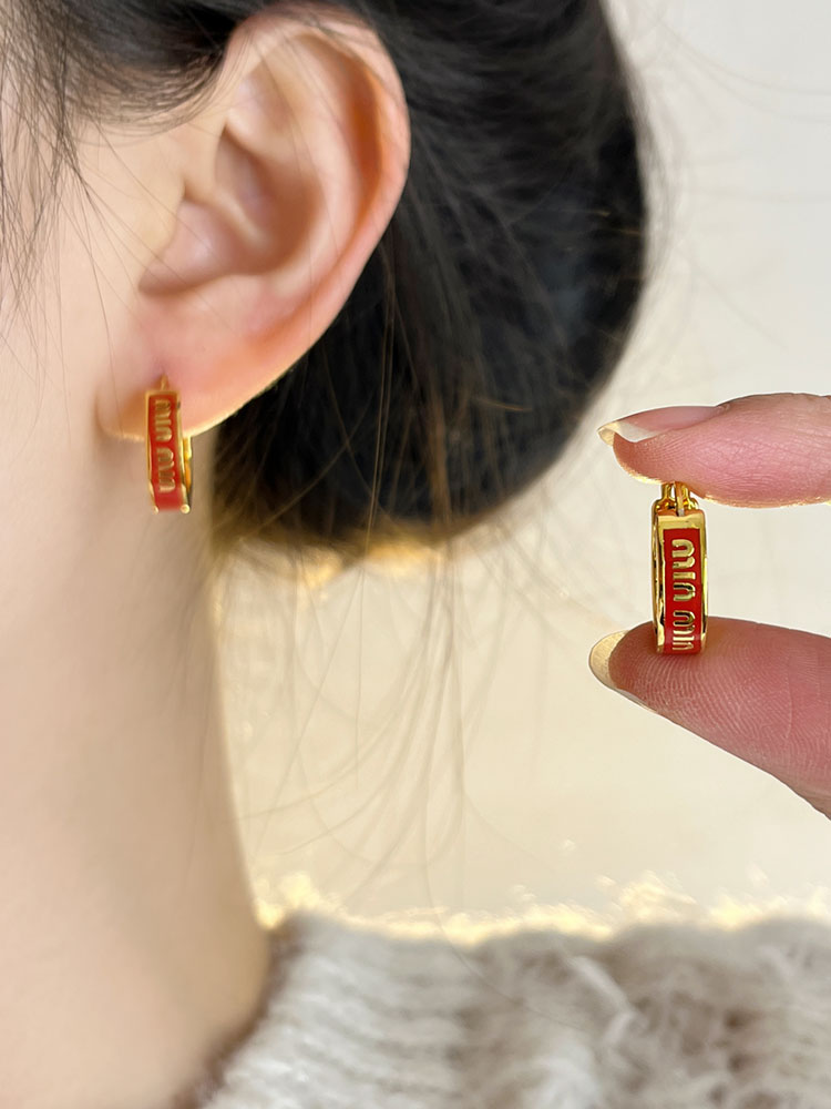 Red Enamel Drip Glaze 'M' Circle Earrings - Light Luxury High-End Unique Ear Hoops for Trendy Fashion Lovers