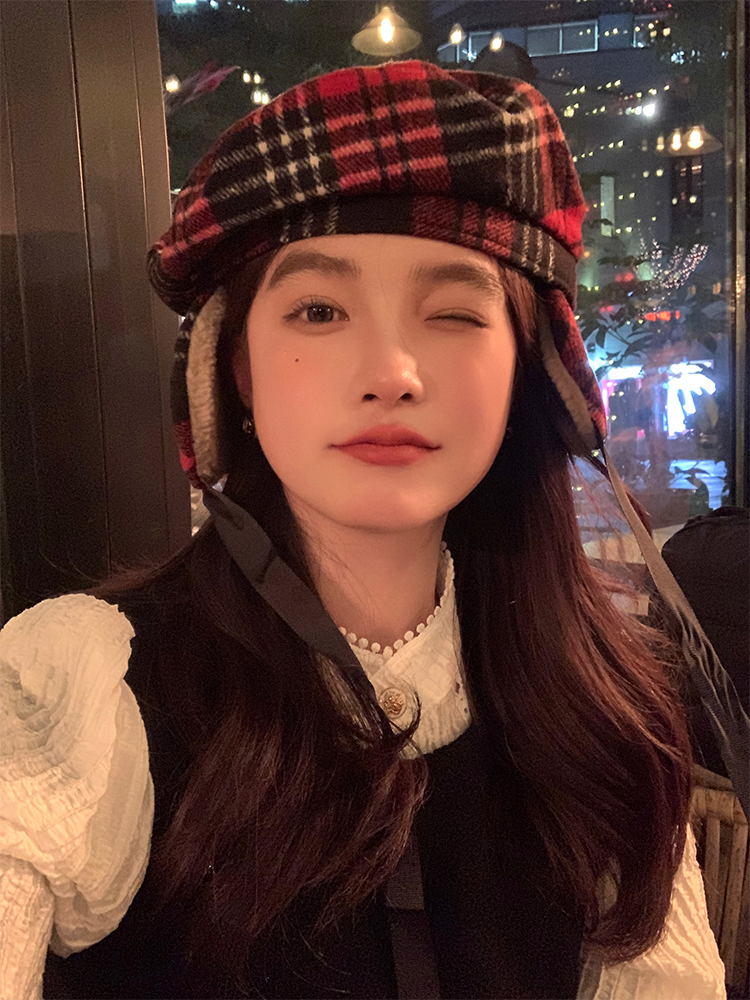 Red Plaid Beret Hat for Women - Versatile Painter's Hat for Autumn & Winter, Face-Flattering Style, Trendy Fashion Accessory