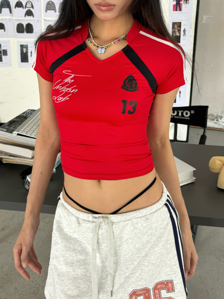 Red Retro Street Basketball Short-Sleeve T-Shirt - Y2K Jennie-Style Spicy Girl Sports Top for Trendy Urban Fashion Red Retro Street Basketball Short-Sleeve T-Shirt - Y2K Jennie-Style Spicy Girl Sports Top for Trendy Urban Fashion