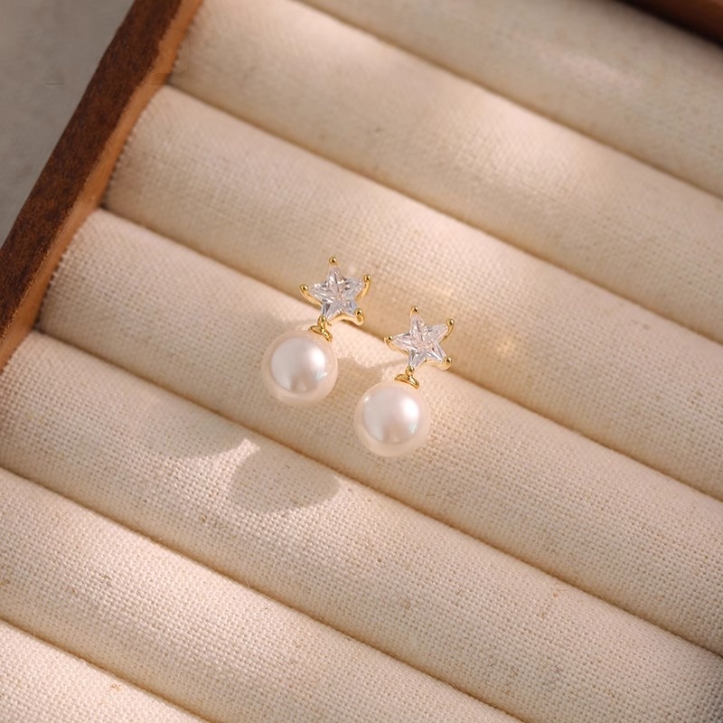 Red Shijia Pearl Stud Earrings - Elegant Temperament Niche Accessories for Chic Style Red Shijia Pearl Stud Earrings - Elegant Temperament Niche Accessories for Chic Style