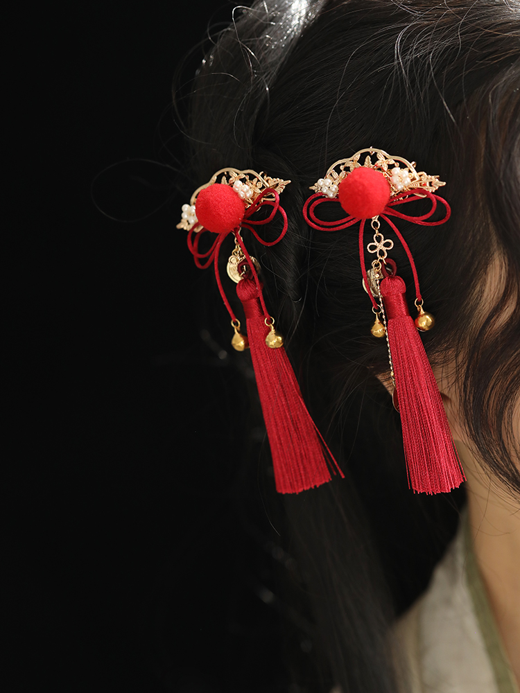Red Tassel Bell Hair Clips for Kids - Festive Ancient Style Hanfu Side Accessories for New Year Celebrations Red Tassel Bell Hair Clips for Kids - Festive Ancient Style Hanfu Side Accessories for New Year Celebrations