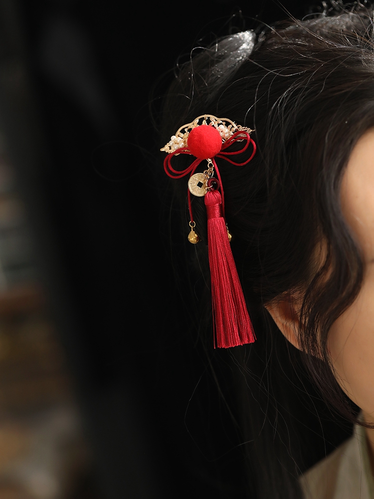 Red Tassel Bell Hair Clips for Kids - Festive Ancient Style Hanfu Side Accessories for New Year Celebrations Red Tassel Bell Hair Clips for Kids - Festive Ancient Style Hanfu Side Accessories for New Year Celebrations