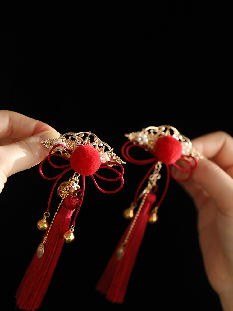 Red Tassel Bell Hair Clips for Kids - Festive Ancient Style Hanfu Side Accessories for New Year Celebrations Red Tassel Bell Hair Clips for Kids - Festive Ancient Style Hanfu Side Accessories for New Year Celebrations