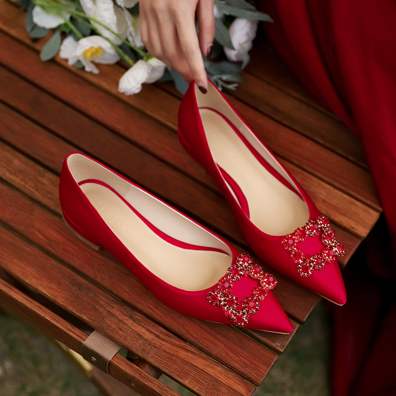 Red Wedding Shoes for Bride, Two-in-One Flat Low-Heeled Design, 2025 Style Xiuhe Dress, Plus Size High-End Feel Red Wedding Shoes for Bride, Two-in-One Flat Low-Heeled Design, 2025 Style Xiuhe Dress, Plus Size High-End Feel