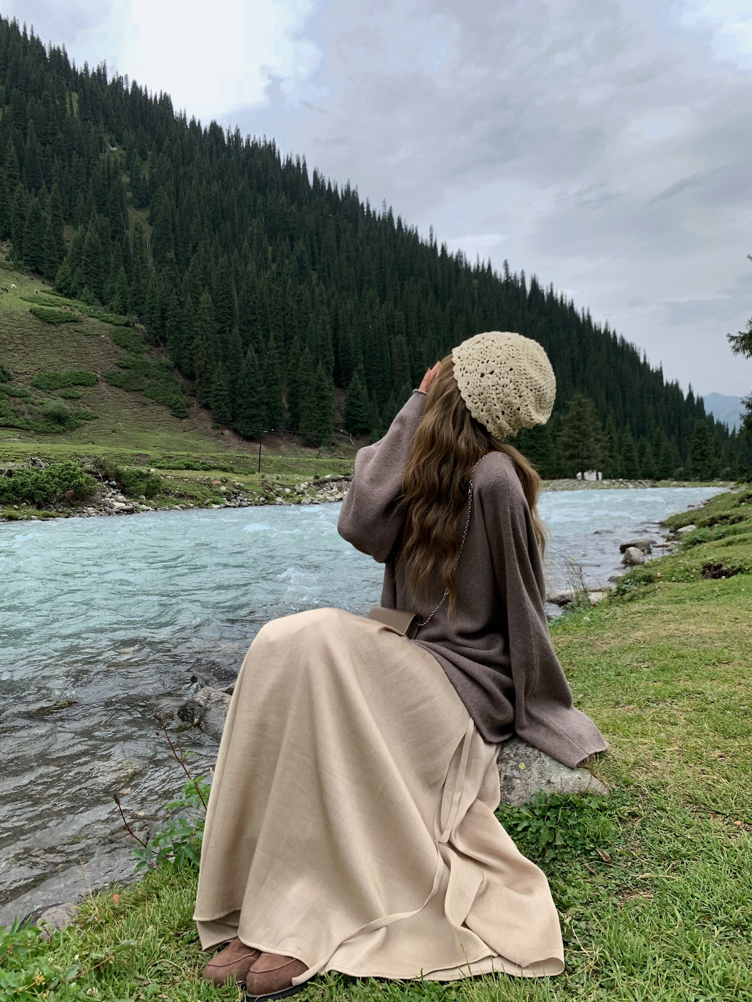 Relaxed Off-Shoulder Wool Sweater for Women - High Quality Loose Fit Knit in Cozy Style Relaxed Off-Shoulder Wool Sweater for Women - High Quality Loose Fit Knit in Cozy Style