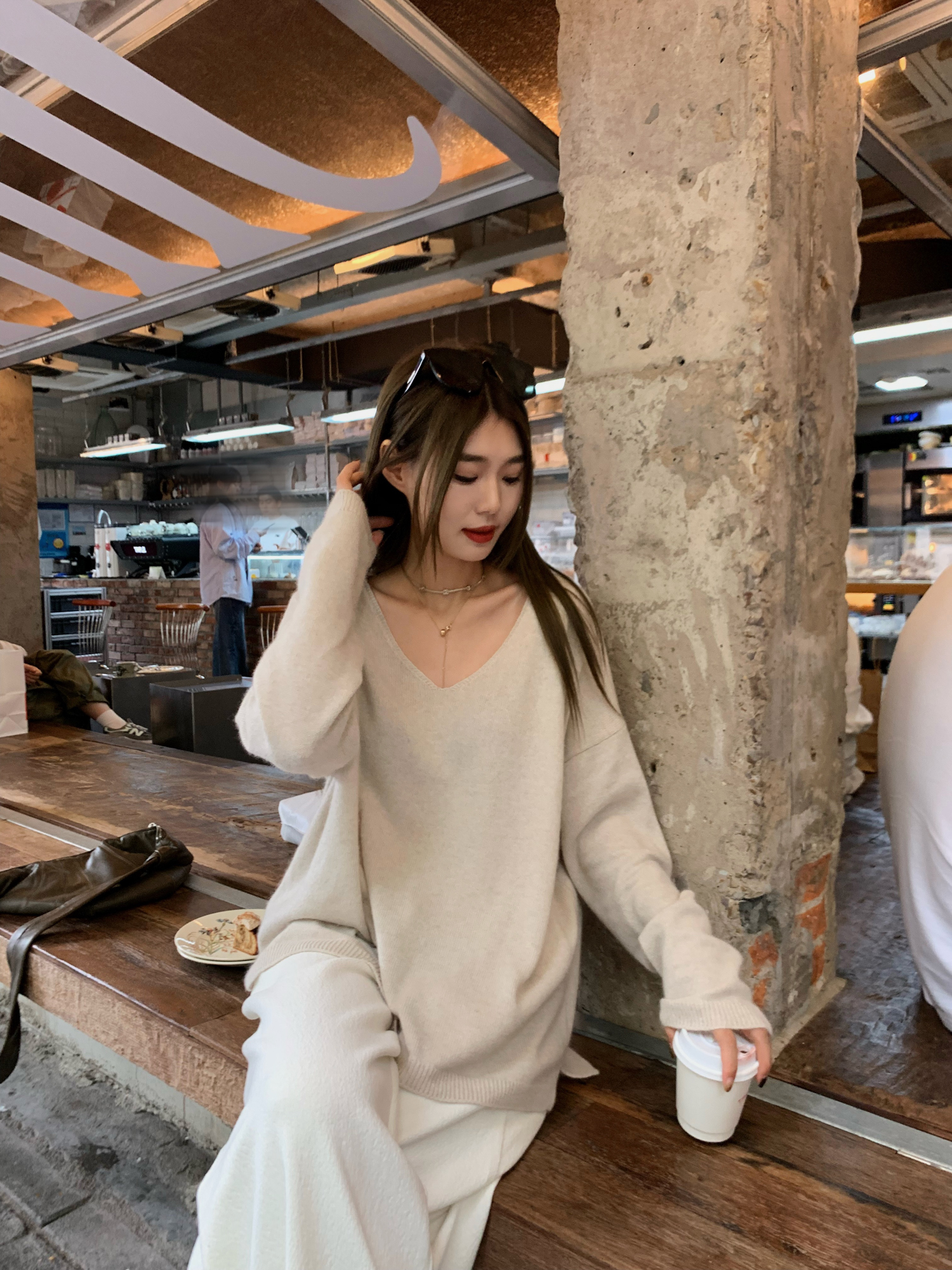 Relaxed V-Neck Loose Knit Top - Comfortable Raccoon Plush Base Layer for Cozy Casual Style Relaxed V-Neck Loose Knit Top - Comfortable Raccoon Plush Base Layer for Cozy Casual Style