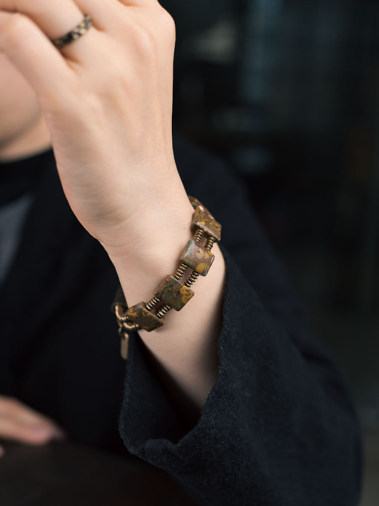 Retro Agate Candy Stone Bracelet for Men and Women - Trendy Versatile Accessory, Niche Design Jewelry Retro Agate Candy Stone Bracelet for Men and Women - Trendy Versatile Accessory, Niche Design Jewelry