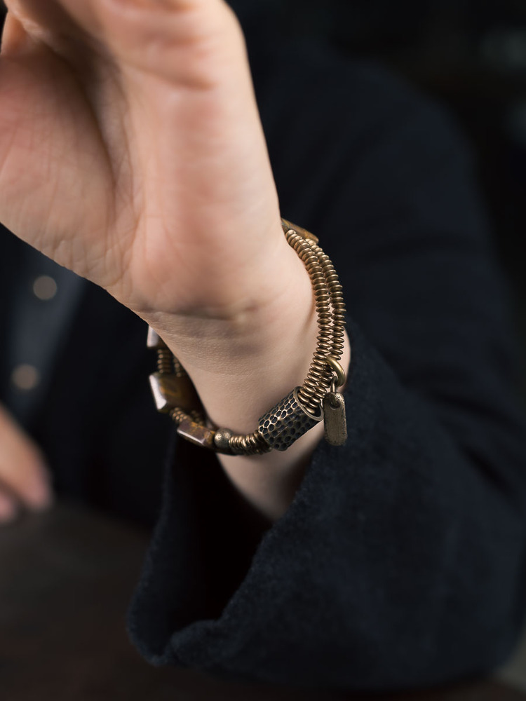 Retro Agate Candy Stone Bracelet for Men and Women - Trendy Versatile Accessory, Niche Design Jewelry Retro Agate Candy Stone Bracelet for Men and Women - Trendy Versatile Accessory, Niche Design Jewelry