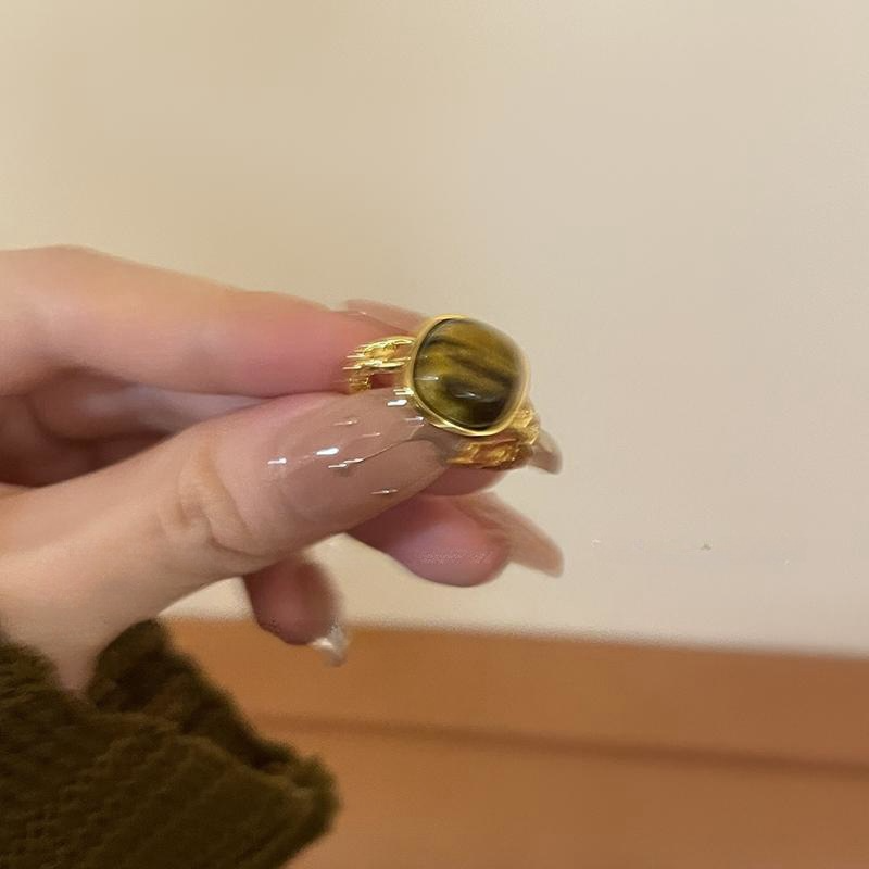 Retro Amber Faux Natural Stone Open Ring for Women - 2025 Niche Design, Unique Statement Jewelry Retro Amber Faux Natural Stone Open Ring for Women - 2025 Niche Design, Unique Statement Jewelry