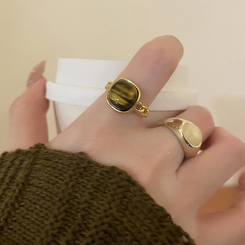 Retro Amber Faux Natural Stone Open Ring for Women - 2025 Niche Design, Unique Statement Jewelry Retro Amber Faux Natural Stone Open Ring for Women - 2025 Niche Design, Unique Statement Jewelry