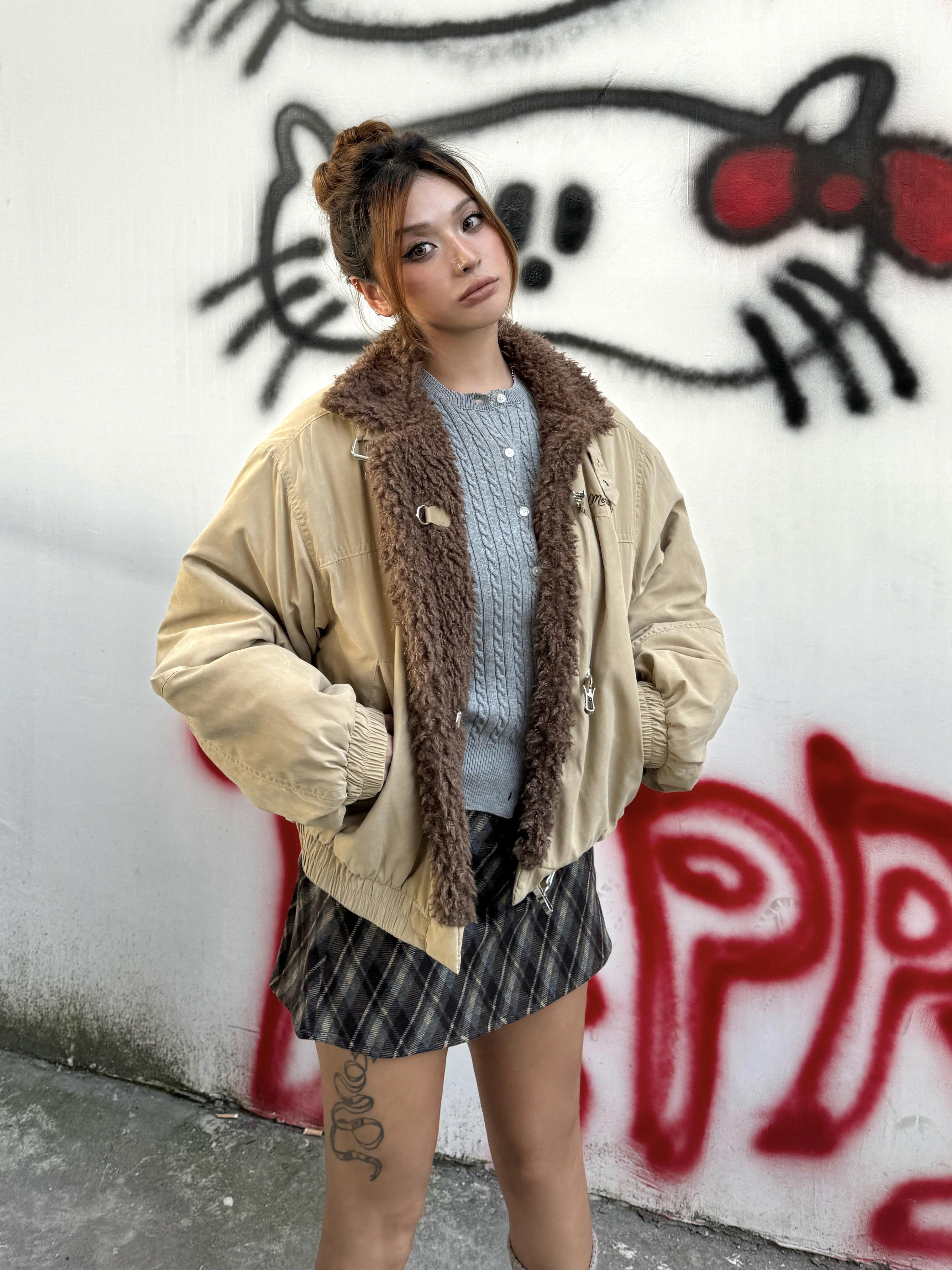 Retro American Patchwork Lamb Wool Coat with Fur Collar - Warm Loose Fit Winter Jacket for Stylish Cold Weather Fashion Retro American Patchwork Lamb Wool Coat with Fur Collar - Warm Loose Fit Winter Jacket for Stylish Cold Weather Fashion