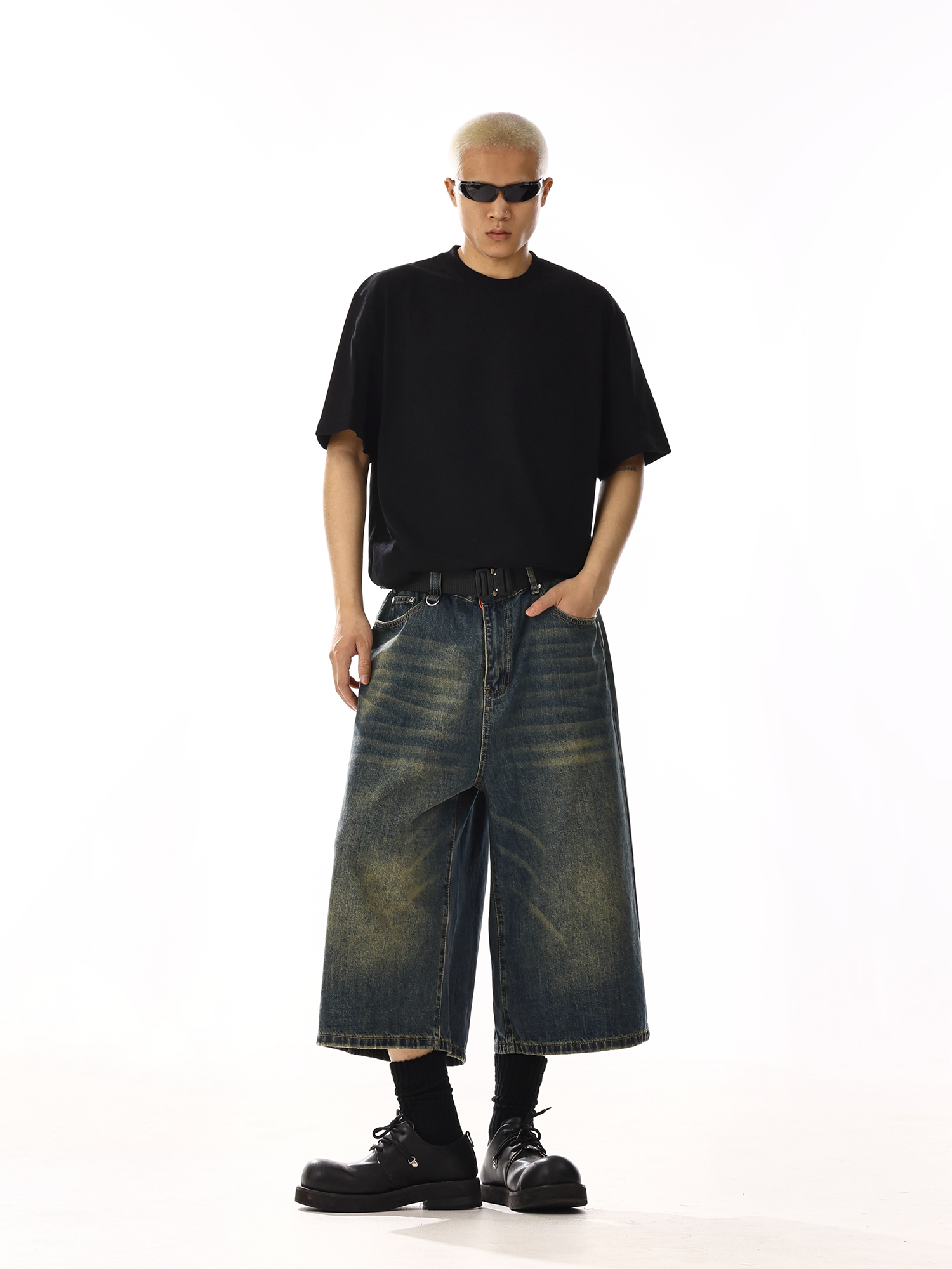 Retro American-Style Washed Denim Capri Pants for Summer, Unisex Casual Loose-Fitting Straight-Leg Shorts Retro American-Style Washed Denim Capri Pants for Summer, Unisex Casual Loose-Fitting Straight-Leg Shorts