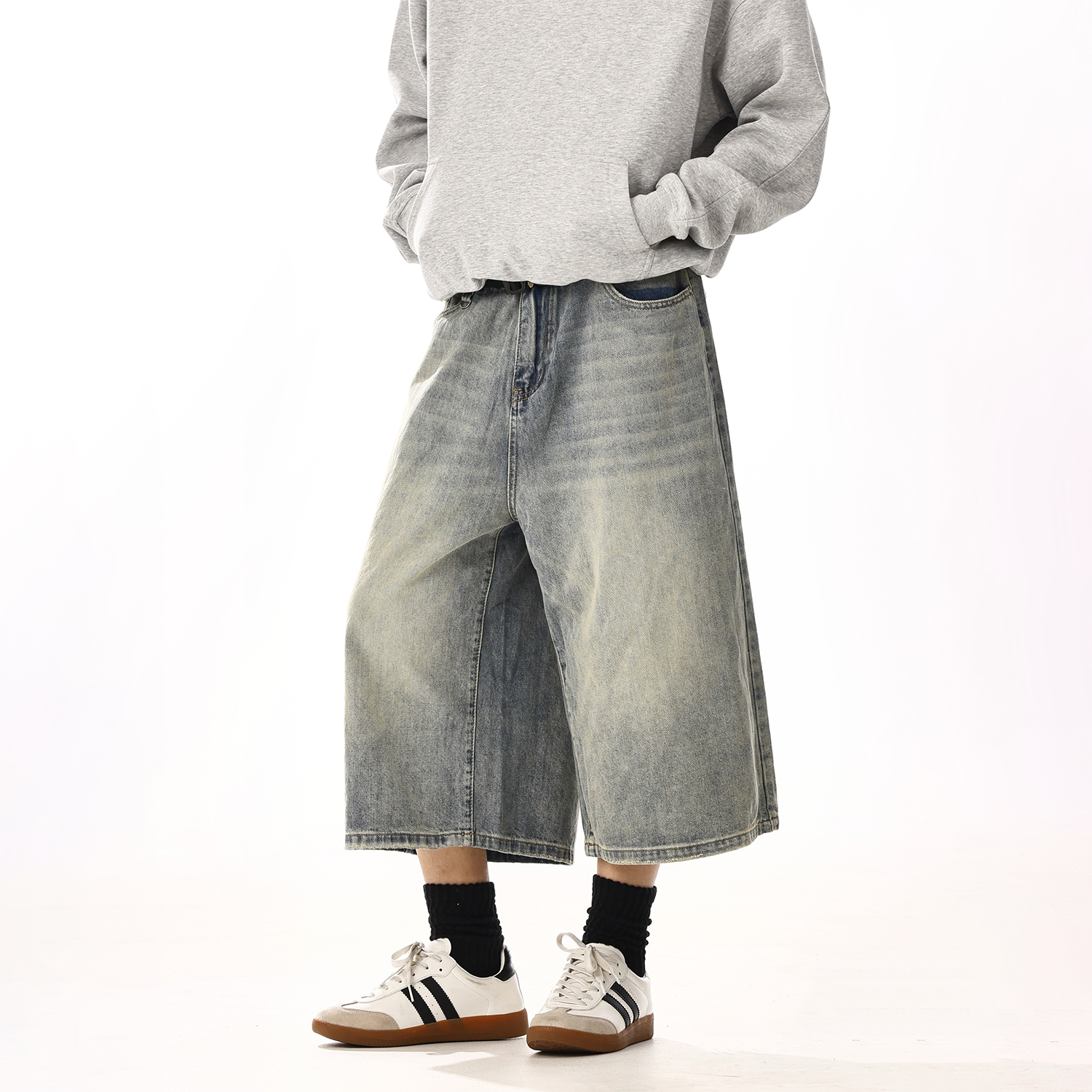 Retro American-Style Washed Denim Capri Pants for Summer, Unisex Casual Loose-Fitting Straight-Leg Shorts Retro American-Style Washed Denim Capri Pants for Summer, Unisex Casual Loose-Fitting Straight-Leg Shorts