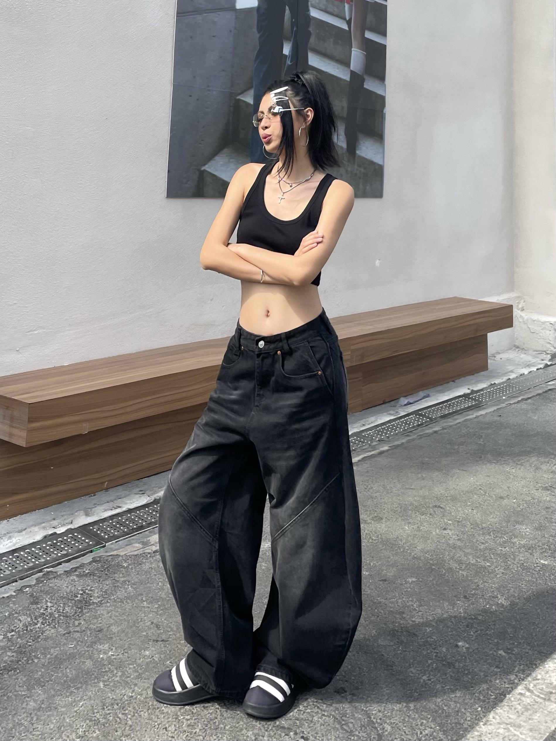 Retro American Wide-Leg Floor-Length Jeans in Distressed Black - Water-Washed Curved Blade Design for Street Style Retro American Wide-Leg Floor-Length Jeans in Distressed Black - Water-Washed Curved Blade Design for Street Style