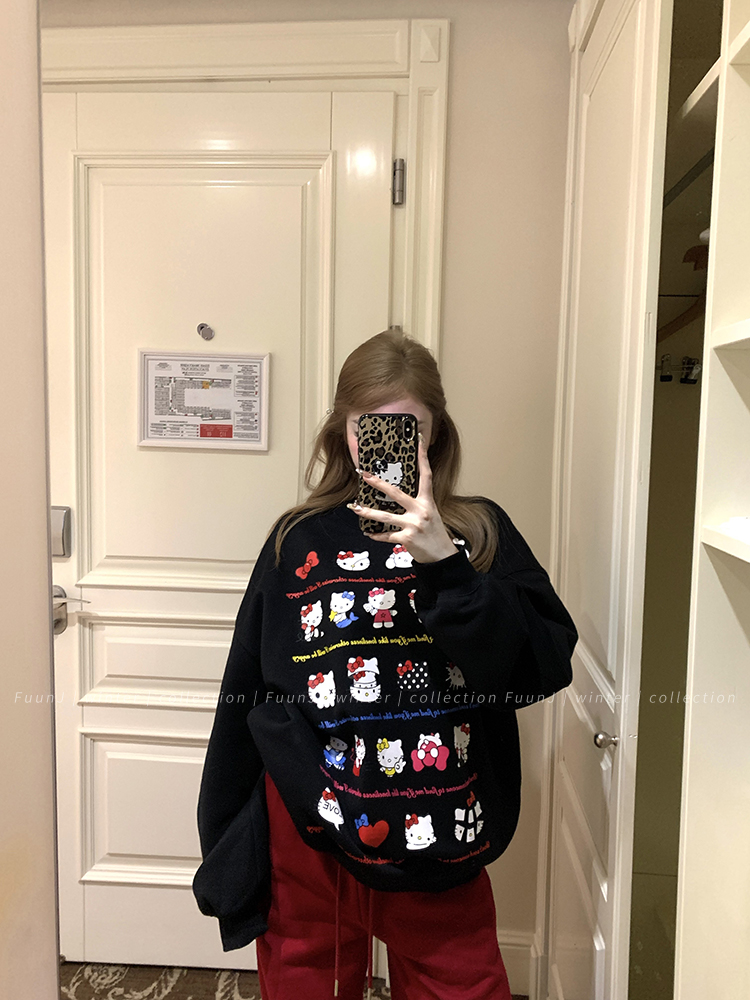 Retro Black Loose Fit Fleece Sweatshirt for Women - Cozy Round Neck Pullover Top in Lazy Style, Perfect for Y2K and Casual Looks Retro Black Loose Fit Fleece Sweatshirt for Women - Cozy Round Neck Pullover Top in Lazy Style, Perfect for Y2K and Casual Looks