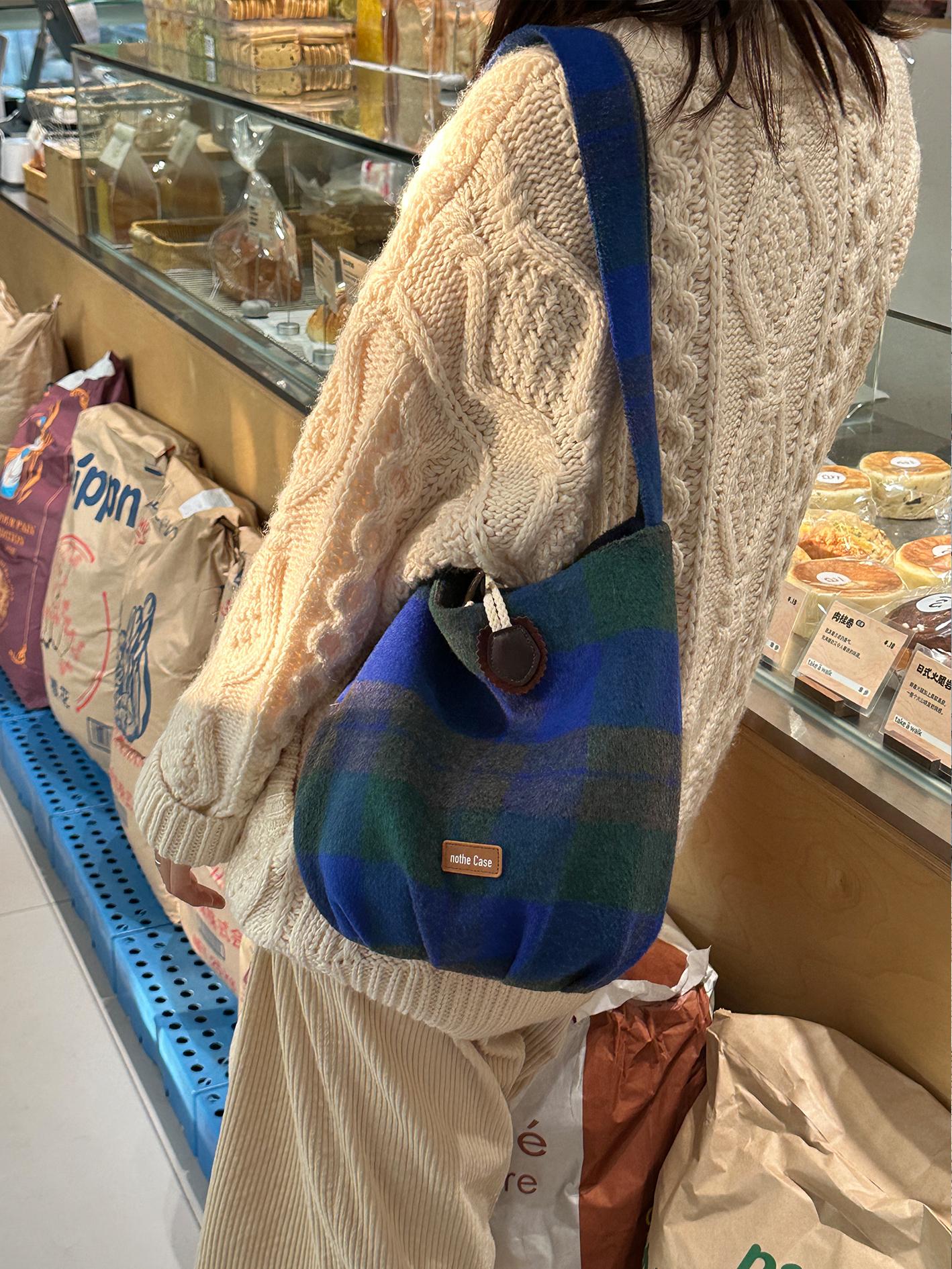 Retro Blue-Green Plaid Pumpkin Bag - Cute Woolen Shoulder Bag for Y2K Style Enthusiasts Retro Blue-Green Plaid Pumpkin Bag - Cute Woolen Shoulder Bag for Y2K Style Enthusiasts