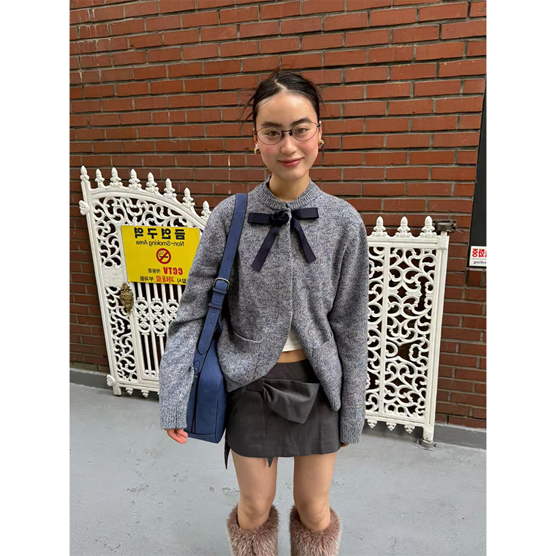 Retro Bow Tie Knitted Cardigan - Slim Fit Sweater for Women, Trendy Vintage Style, Chic Fashionable Knitwear Retro Bow Tie Knitted Cardigan - Slim Fit Sweater for Women, Trendy Vintage Style, Chic Fashionable Knitwear