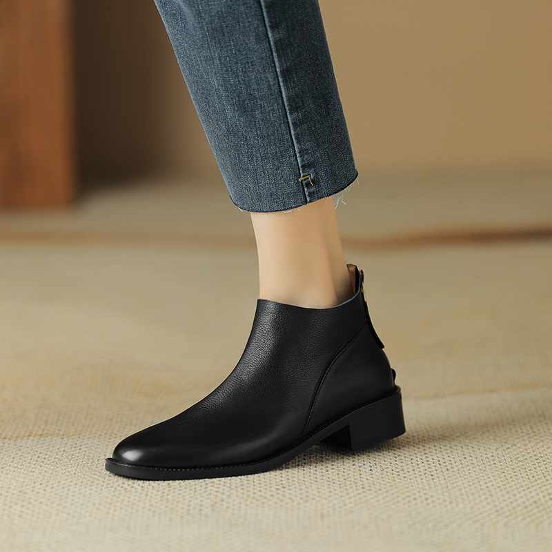 Retro British Style Chunky Heel Martin Boots for Women, Versatile Short Chelsea Boots with Back Zipper, Plus Size 41-43 Retro British Style Chunky Heel Martin Boots for Women, Versatile Short Chelsea Boots with Back Zipper, Plus Size 41-43