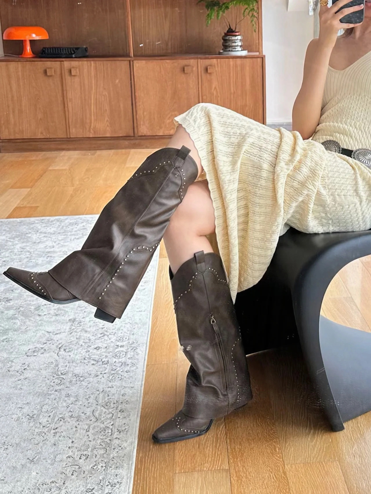 Retro Brown Studded Ankle Boots for Women - V-Shaped Chunky Heels, Slimming Western Cowboy Style, Autumn 2025 Fashion