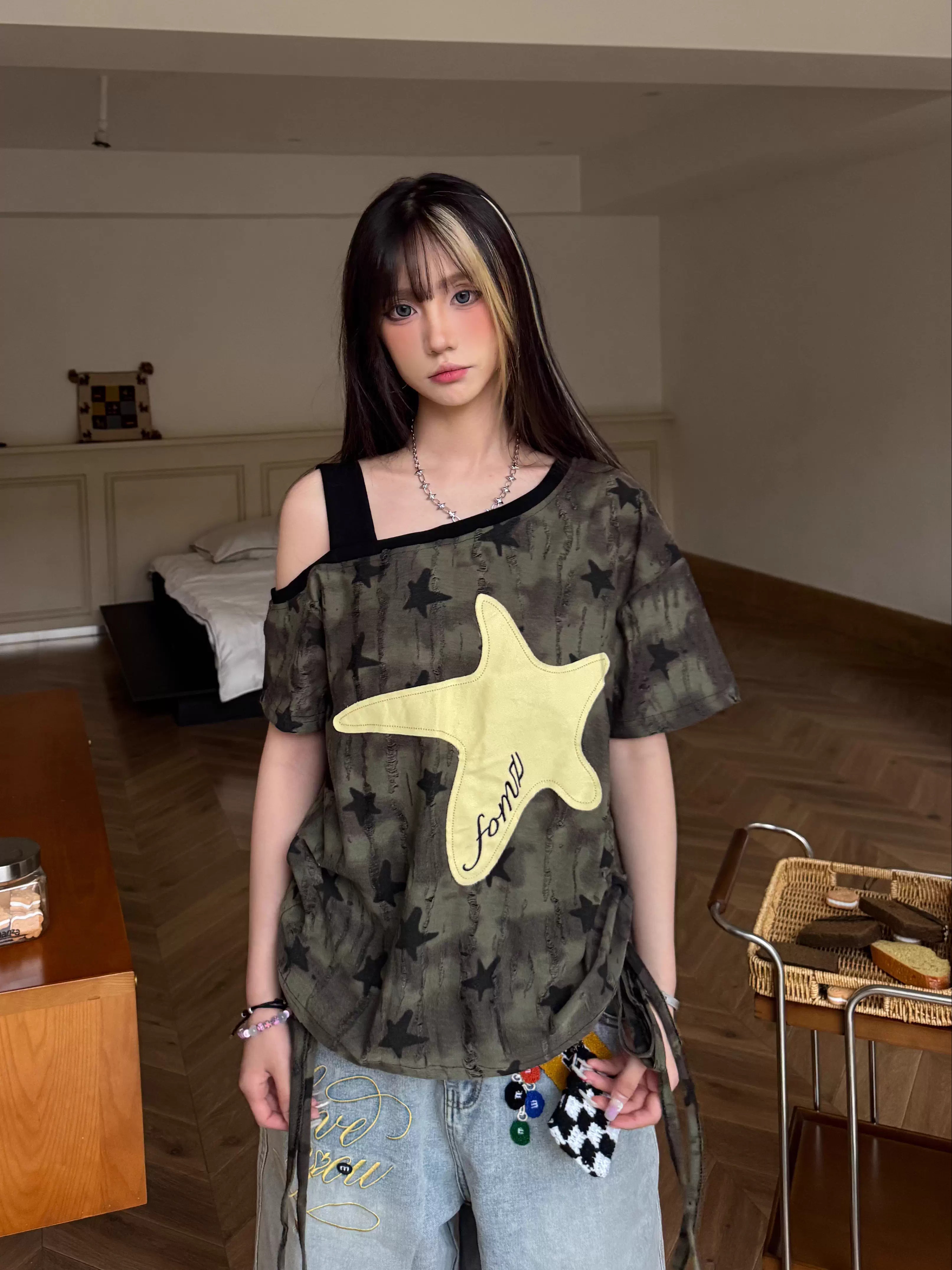 Retro Camouflage Patchwork Off-Shoulder Short Sleeve Women's Summer T-Shirt with Ripped Star Design Retro Camouflage Patchwork Off-Shoulder Short Sleeve Women's Summer T-Shirt with Ripped Star Design