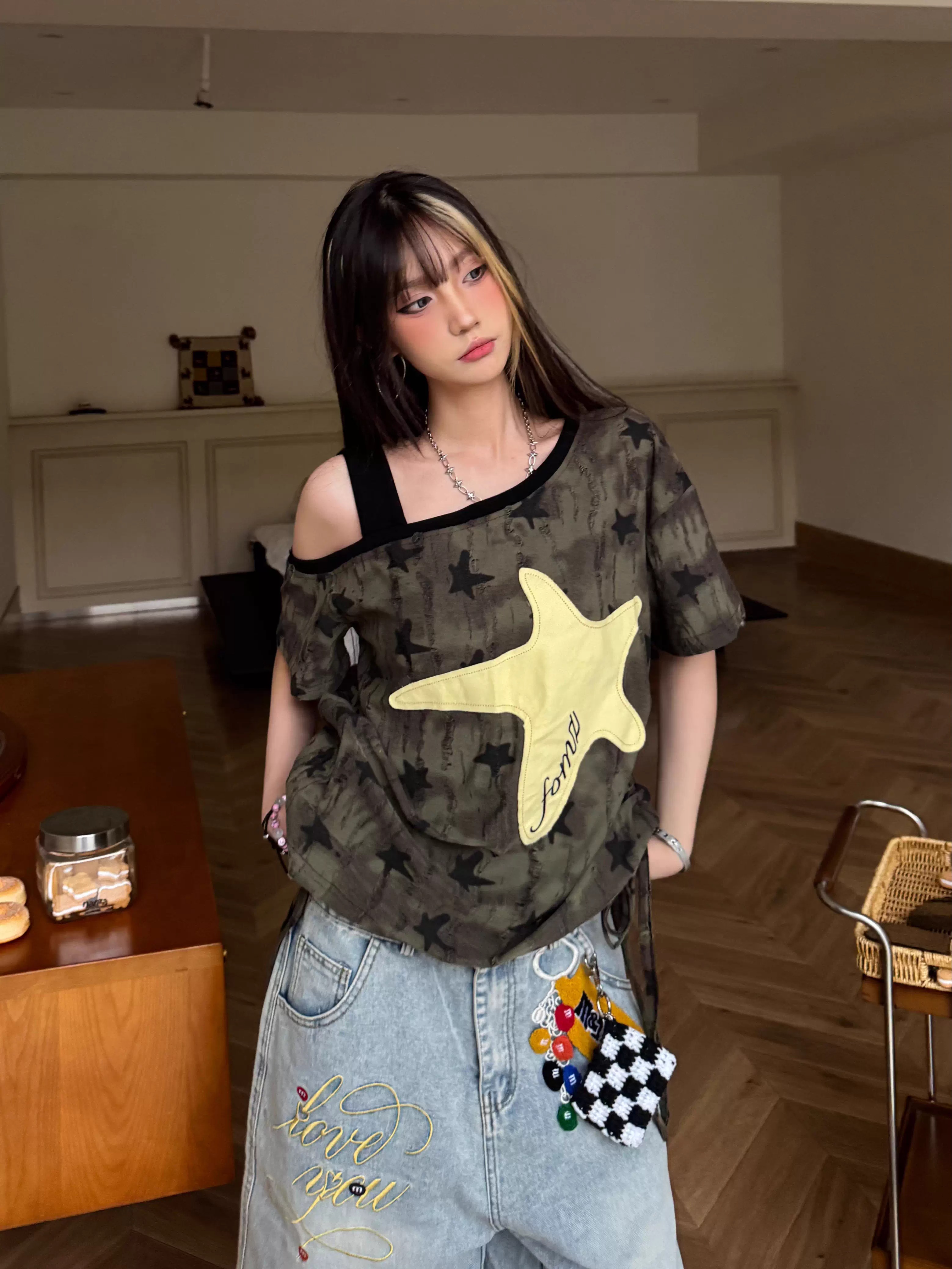 Retro Camouflage Patchwork Off-Shoulder Short Sleeve Women's Summer T-Shirt with Ripped Star Design