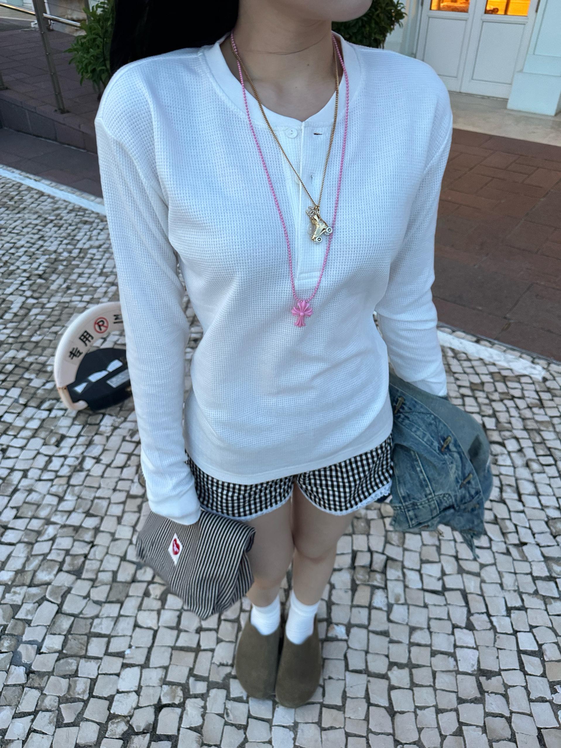 Retro Casual Loose Waffle Long-Sleeve Shirt - Essential Layering Piece for 90s and Y2K Style Retro Casual Loose Waffle Long-Sleeve Shirt - Essential Layering Piece for 90s and Y2K Style