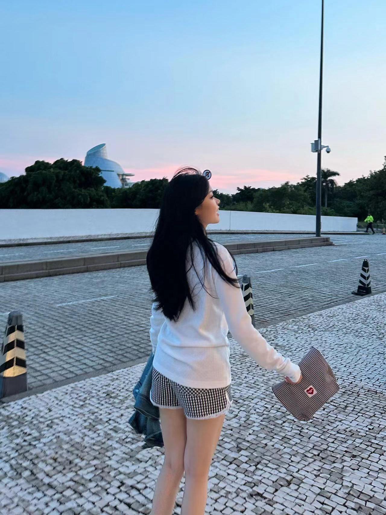 Retro Casual Loose Waffle Long-Sleeve Shirt - Essential Layering Piece for 90s and Y2K Style Retro Casual Loose Waffle Long-Sleeve Shirt - Essential Layering Piece for 90s and Y2K Style