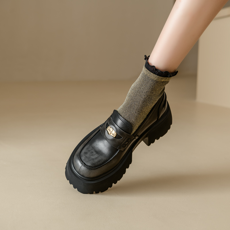 Retro Chunky Heel Loafers for Women, Thick-Soled Slip-On Leather Flats with Gold Coin Detail, College Style, Petite Sizes