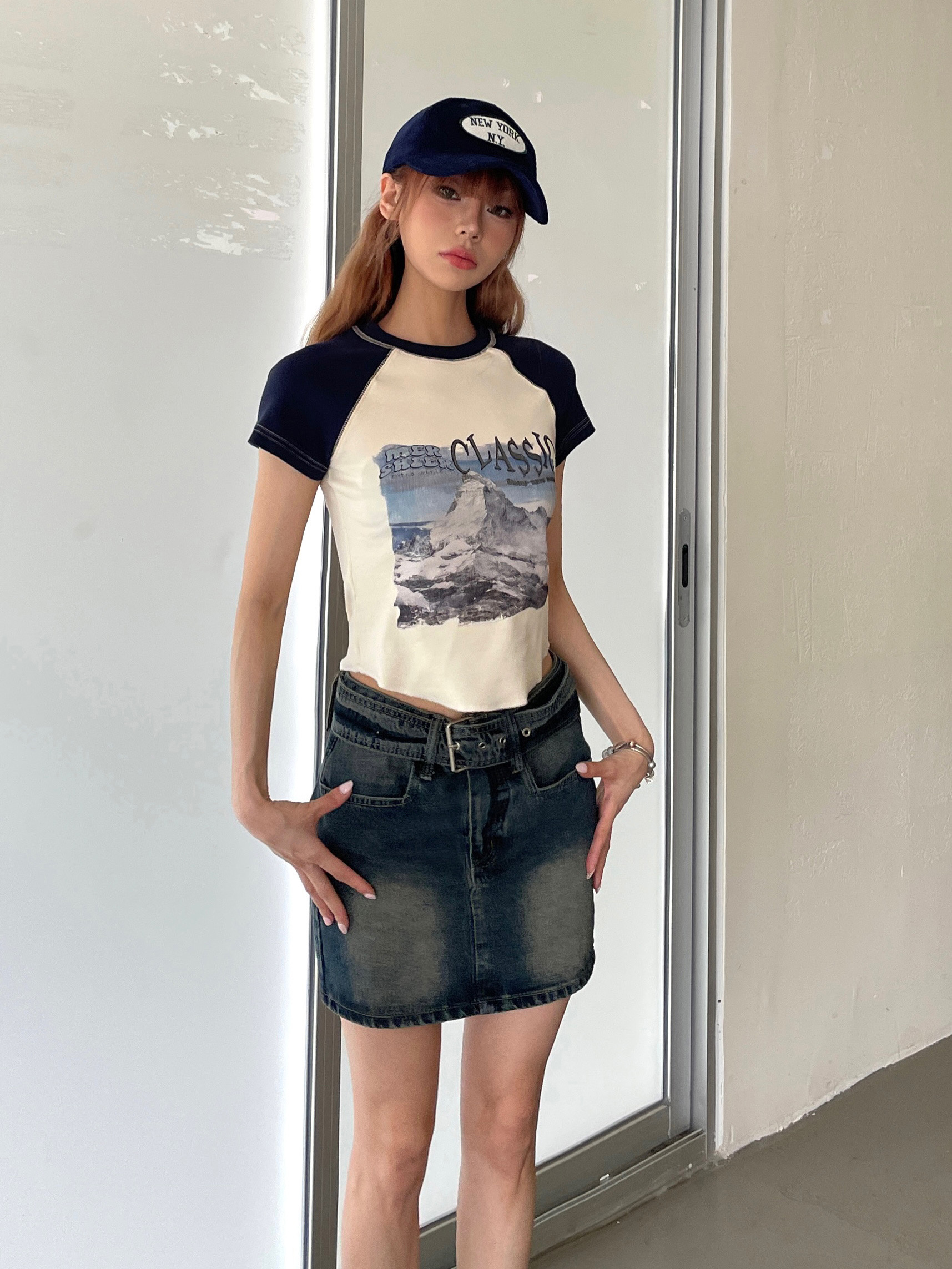 Retro Color-Blocking Spicy Girl Cropped T-Shirt - Slim Fit Short Sleeve Top for a 2025 American Style Look Retro Color-Blocking Spicy Girl Cropped T-Shirt - Slim Fit Short Sleeve Top for a 2025 American Style Look