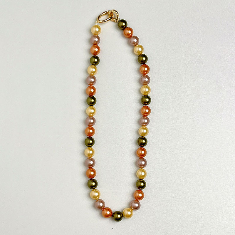 Retro Colorful Pearl Necklace for Women - High-End Light Luxury Sweater Chain for Autumn/Winter 2025 Fashion