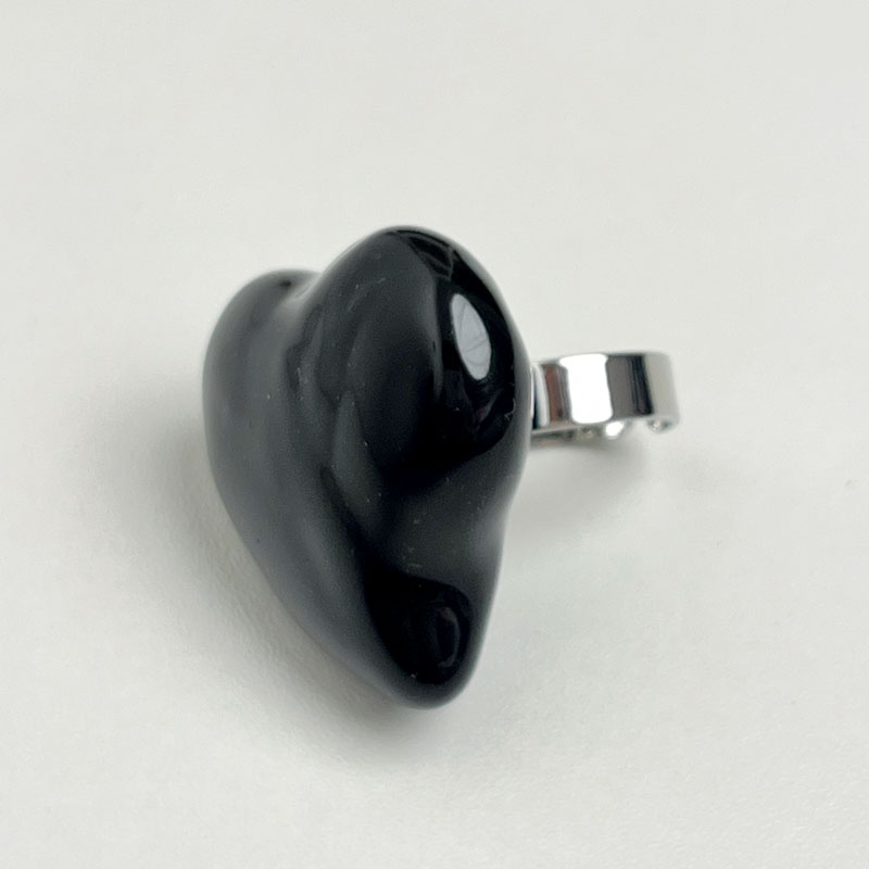 Retro Cream Big Heart Open Ring for Women - European American Niche Design, Light Luxury High-End Couple Band